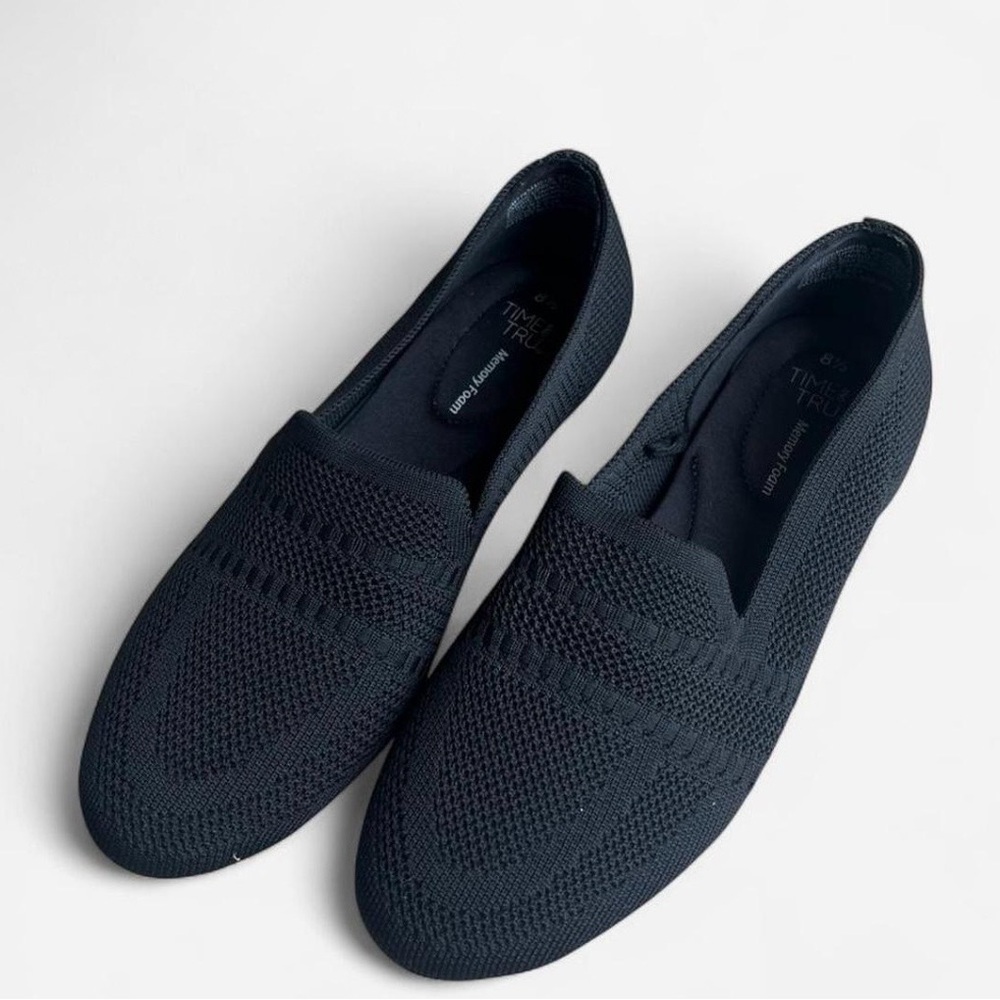 Time and Tru Knit Loafers Black – Size 8.5